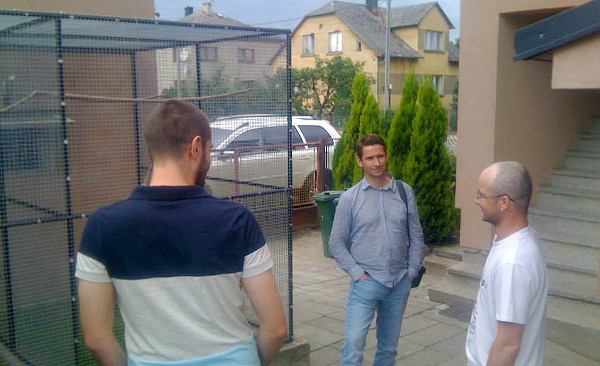 René Poštulka (zcela vpravo) během návštěvy, při které vznikl tento rozhovor (Foto: Jan Potůček, Ararauna.cz)