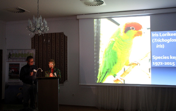 Rosemary Low při své přednášce na semináři Svět papoušků a lidí v kongresovém centru Tři věžičky u Jihlavy (Foto: Jan Potůček, Ararauna.cz)