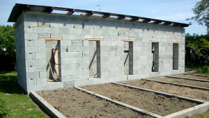 Hrubá stavba voliér