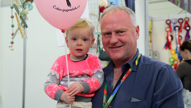 Zdeněk Vandělík: Ručnímu odchovu mláďat papoušků neholduji, ale někdy to jinak nejde