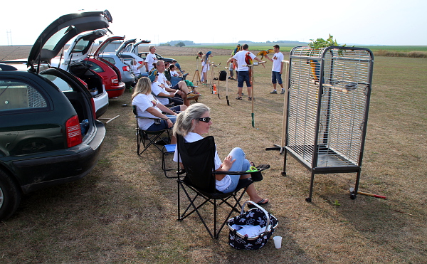 Čekání na příjezd štábu televizního pořadu Váš Prima Receptář (Foto: Jan Potůček, Ararauna.cz)