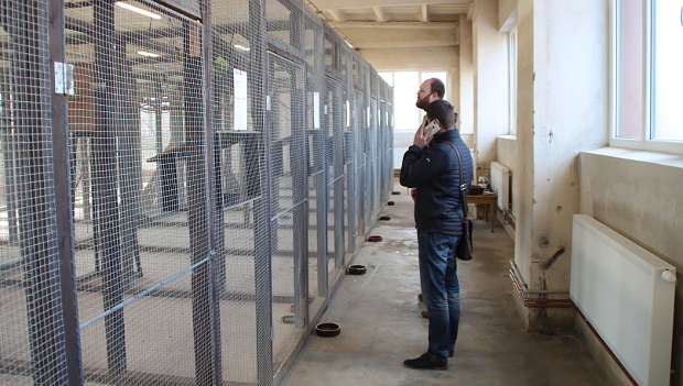 Na návštěvě zázemí chovu papoušků a dalších exotických ptáků v Zoo Dvůr Králové nad Labem