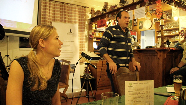 Setkání chovatelů papoušků ve Skaličce u Hradce Králové praskalo ve švech, dojeli i Pražáci